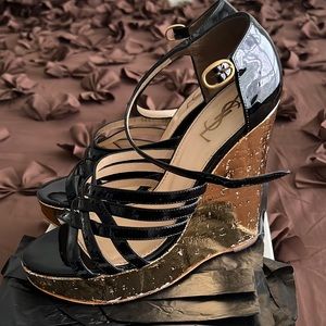 These YSL Hells are perfect for any occasion. Comes with original box